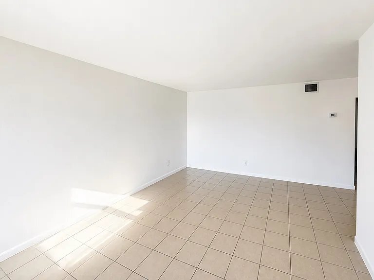 Building Photo - 3701 SW 59th Terrace