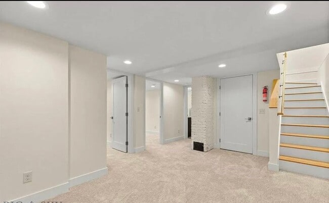 Building Photo - House with Fenced Yard * Walking Distance to MSU Campus and Downtown Bozeamn