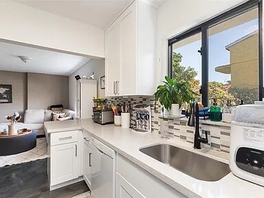 Building Photo - 3461 SW 24th St