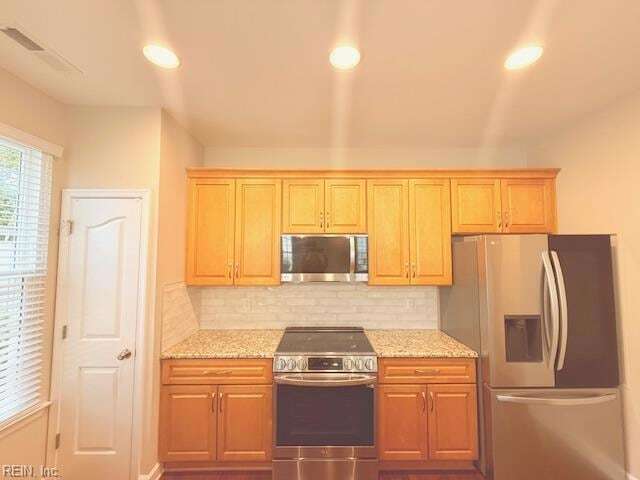 Building Photo - 1617 Woodstock Ct