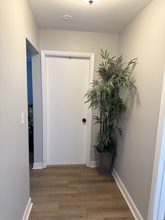 Building Photo - 700 Cumberland St