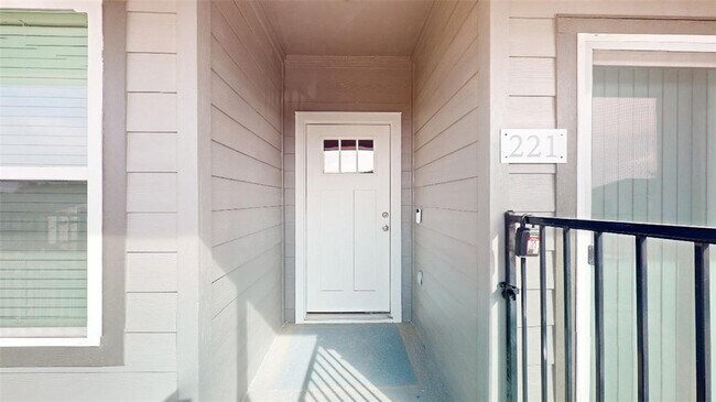 Building Photo - 1326 Prairie Dr