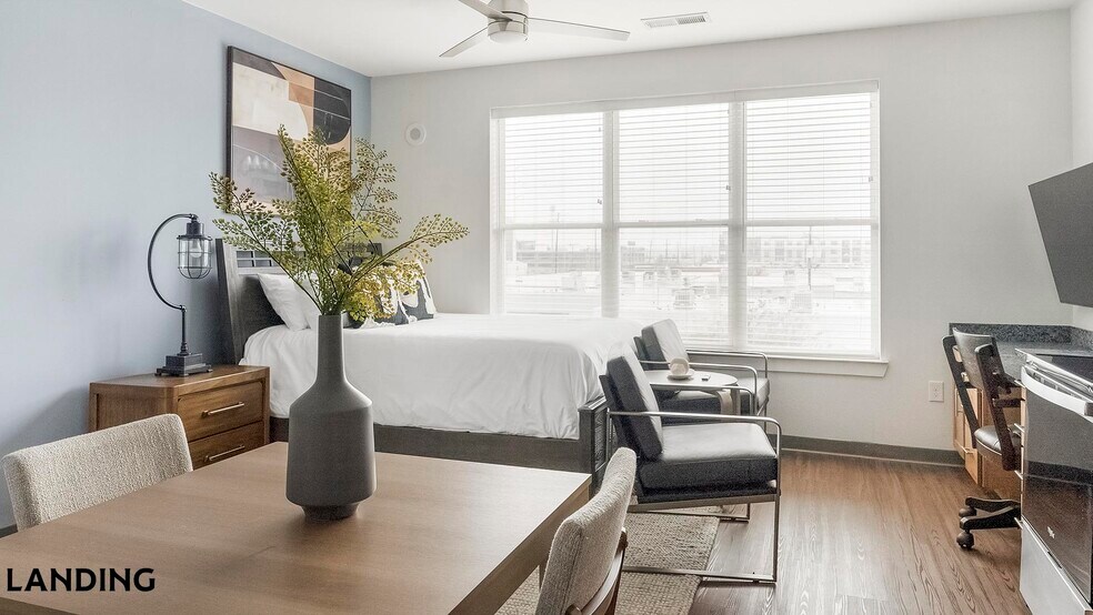 Building Photo - 302 13th St S