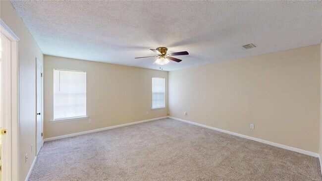 Building Photo - 710 Old Creek Rd