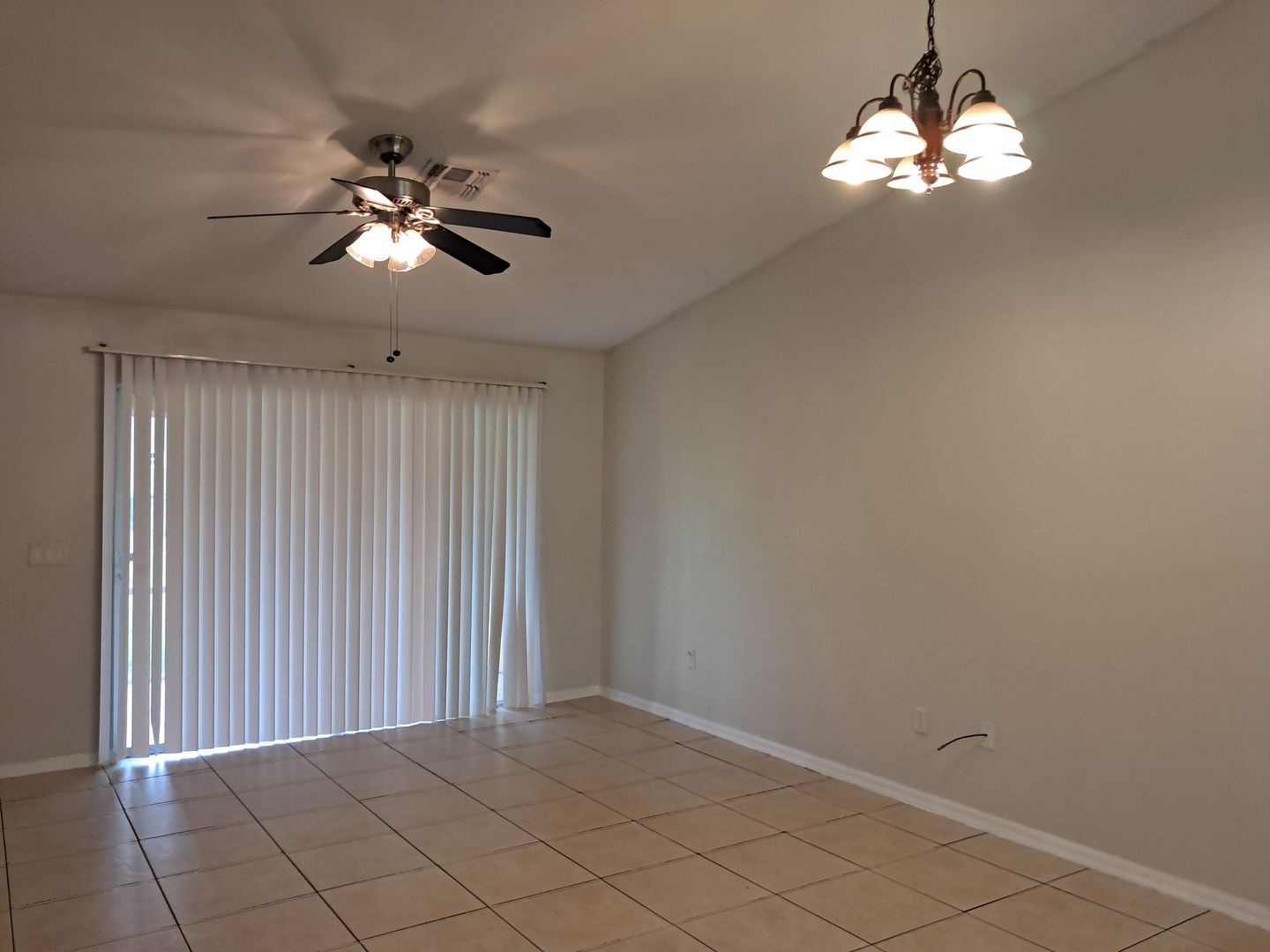 Building Photo - 4868 Golfview Blvd