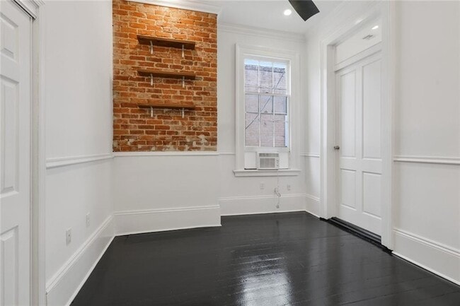 Building Photo - 1625 Second Street Unit 2