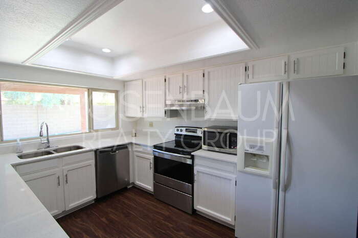 Building Photo - 621 W Los Lagos Vista Ave