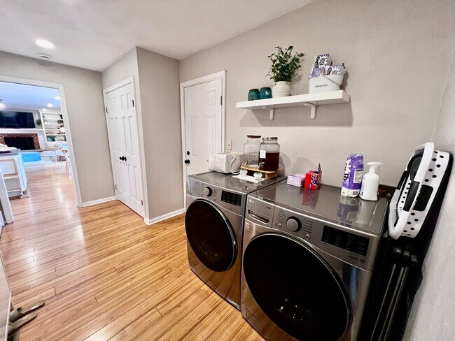 Building Photo - Charming Home in Quiet Salem Woods Cul-de-Sac