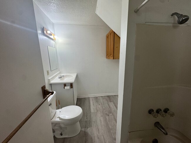 Building Photo - 1214 W Havens St