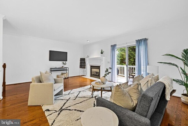 Building Photo - 3 Iron Mill Garth