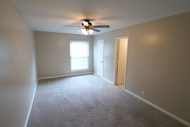 Building Photo - 5331 Inwood Dr