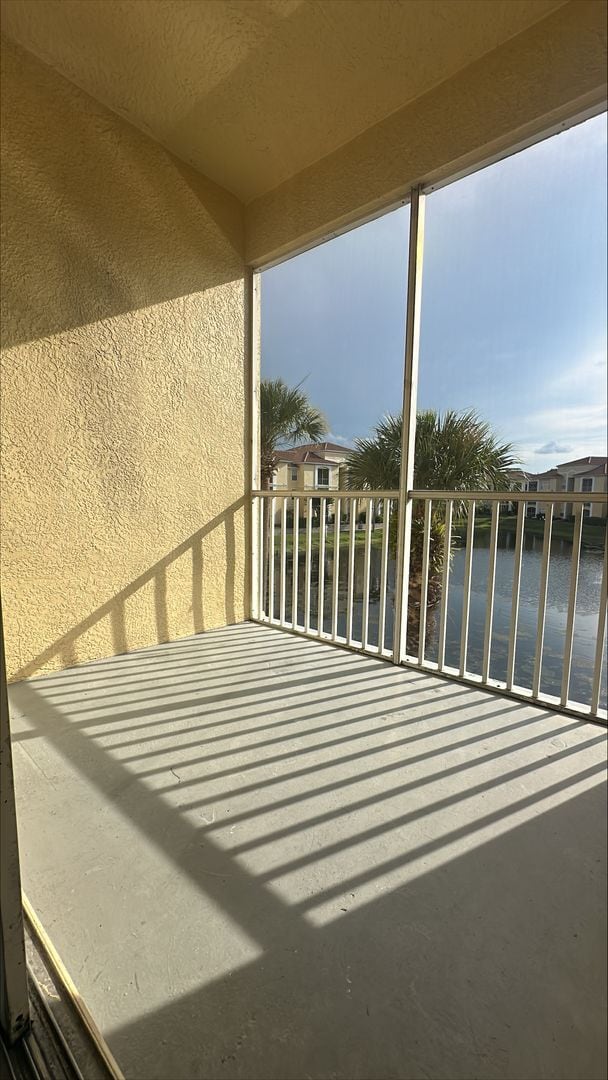 Building Photo - Beautifully Renovated 4 Bed / 2 Bath Condo in Visconti West Condominium- Water View
