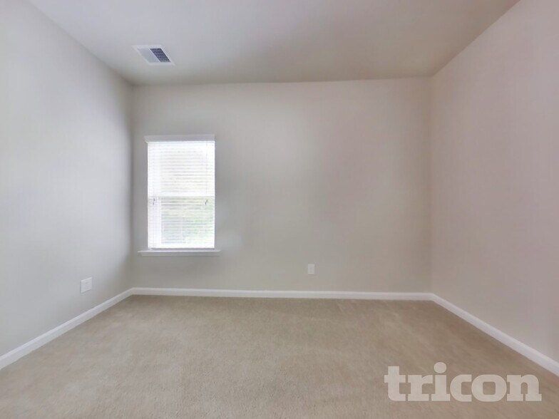 Building Photo - 5609 Washakie Pointe