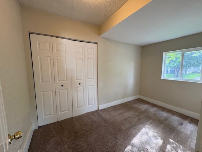 Building Photo - Charming 3-Bedroom Akron Home with Central A/C