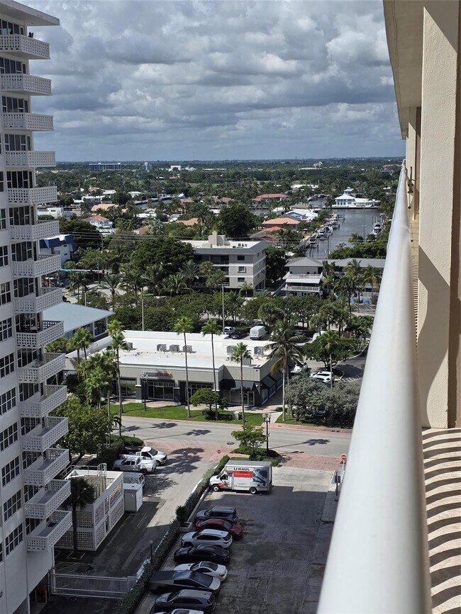 Building Photo - 4020 Galt Ocean Dr