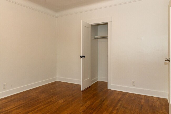 Building Photo - Quiet 4-plex in Vibrant Boyle Heights