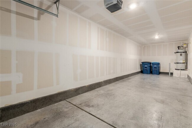 Building Photo - 12186 Scarlet Ember Rd