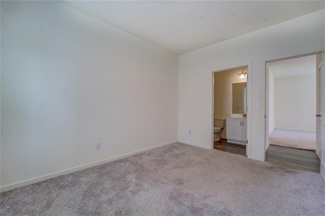 Building Photo - 7061 Rochford Dr