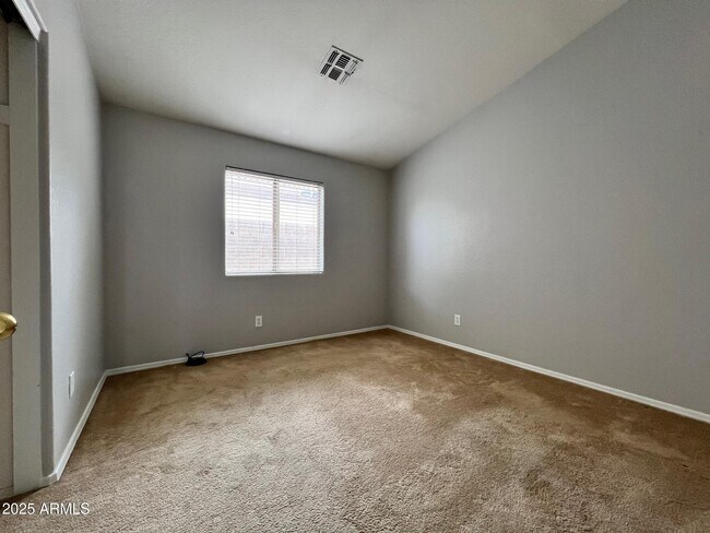 Building Photo - 10419 N 58th Dr