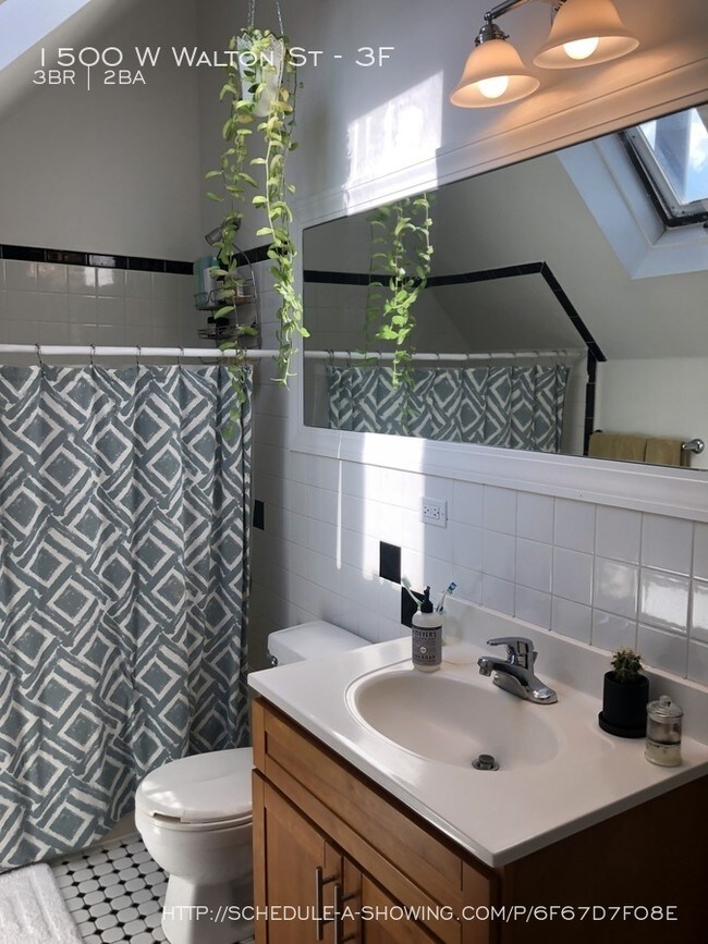 Building Photo - 1500 W Walton St