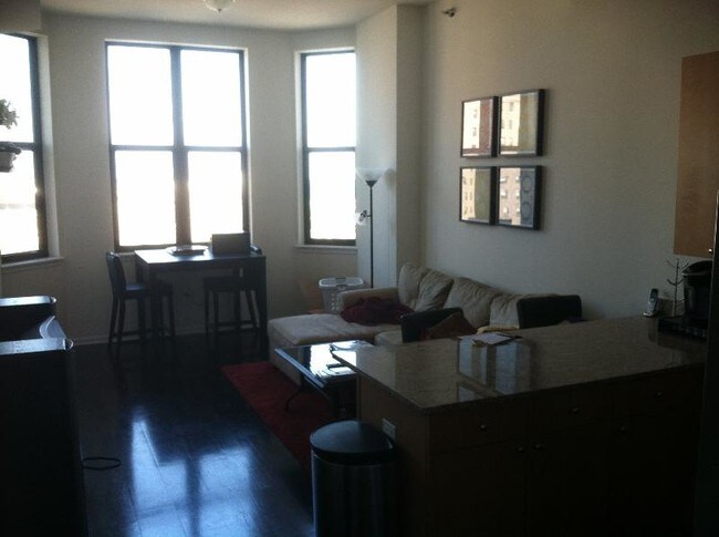 Building Photo - 1464 S Michigan Ave