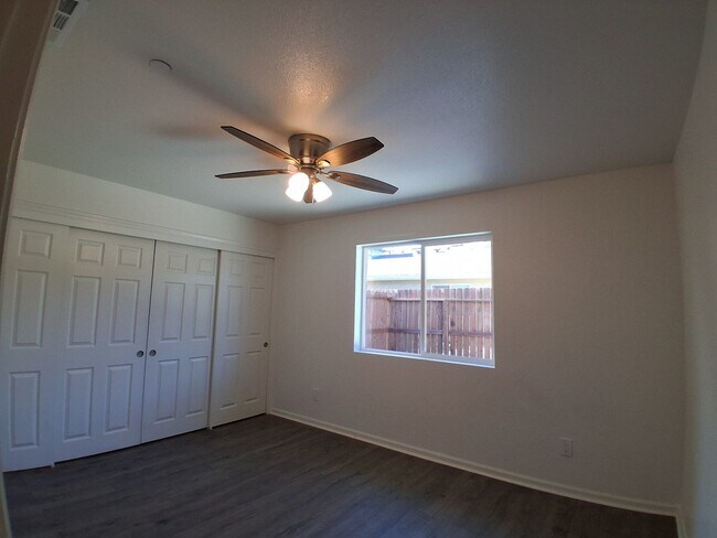 Building Photo - 3016 Lake Park Ct