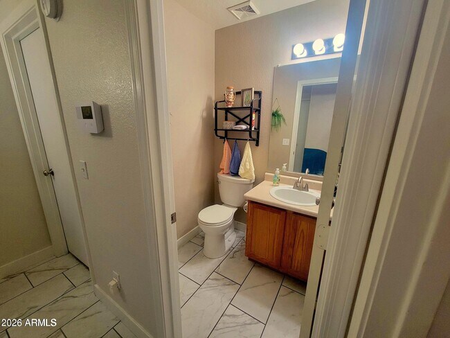 Building Photo - 10841 E Forge Cir