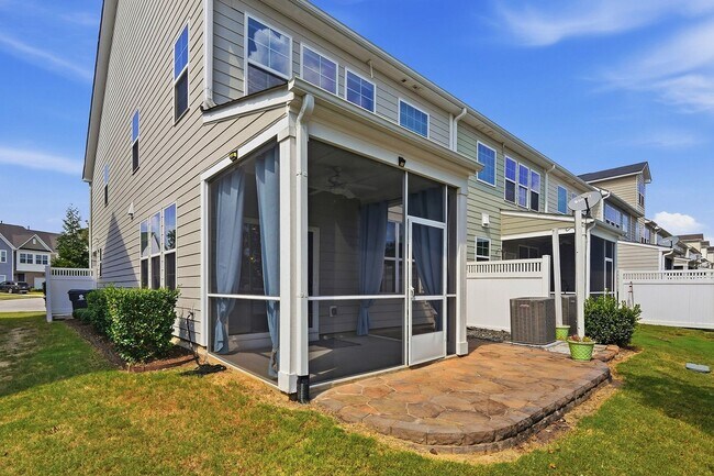 Building Photo - 1173 Little Gem Ln