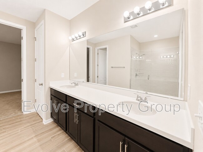 Building Photo - 231 Flach Dr