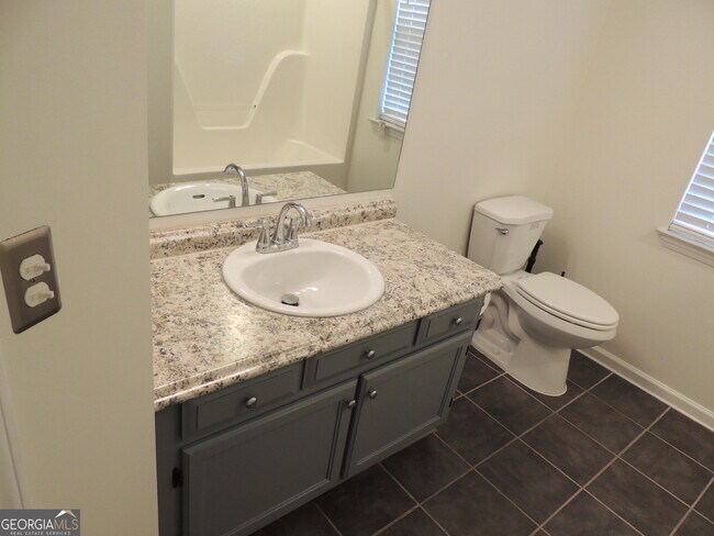 Building Photo - 260 Mountainview Dr