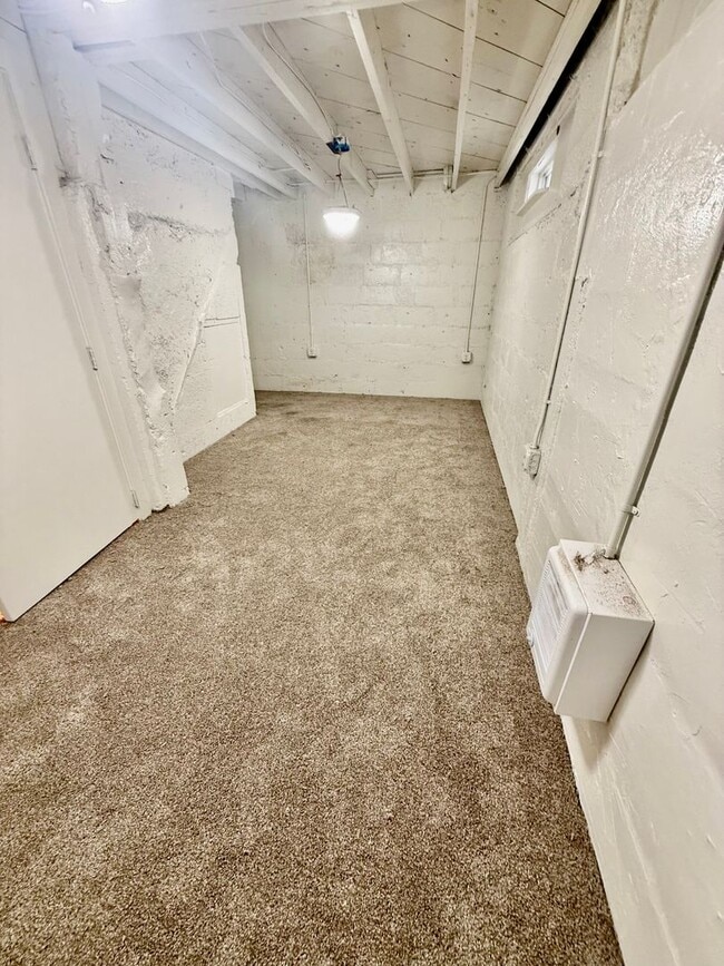 Building Photo - Renovated 3 bed 1 bath fenced yard and storage shed