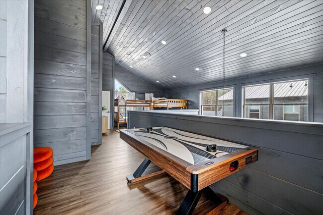 Building Photo - 528 Warbonnet Wy