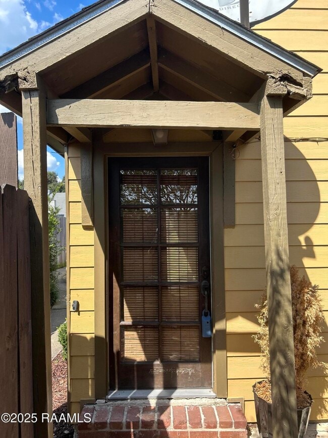 Primary Photo - 4620 W Congress St