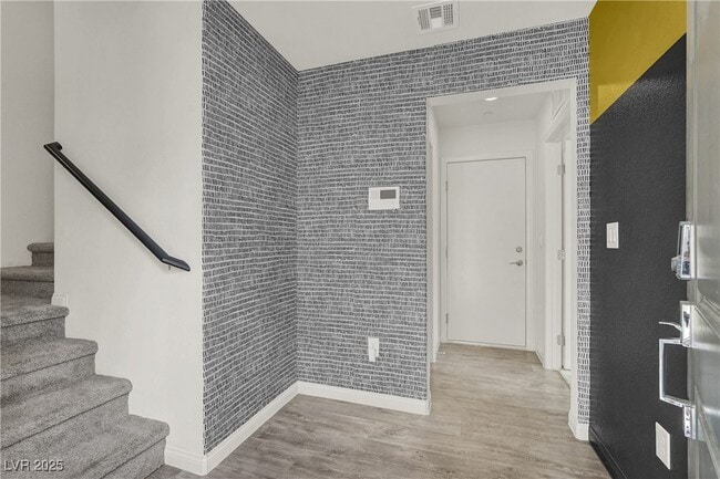 Building Photo - 2662 Champagne Gold Ave