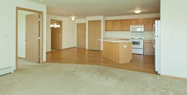 Interior Photo - Eagle Pointe (2550 Voyageur)