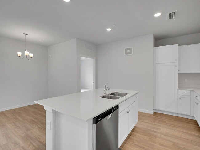 Building Photo - $2,195 - 2 Bed, 2 Bath Condo in Broomfield...