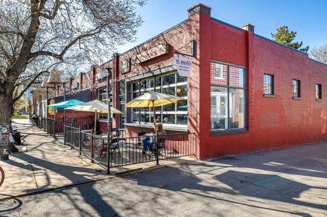 Building Photo - 2023 E 20th Ave