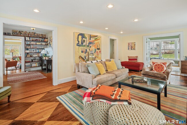 Building Photo - 13 Birch St