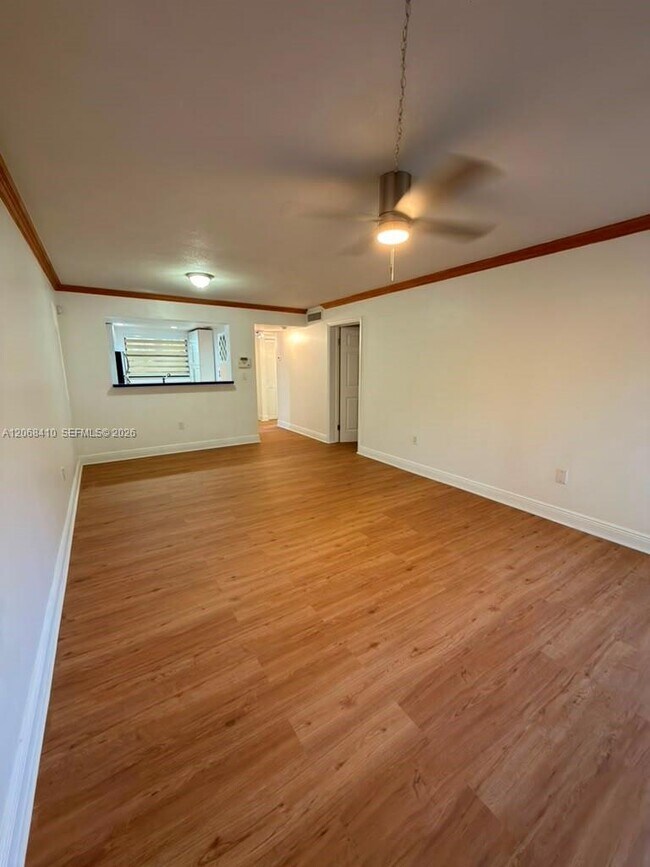 Building Photo - 10835 SW 112th Ave