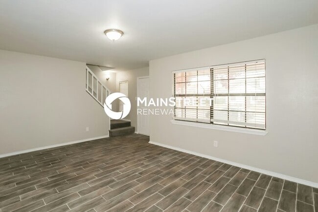 Building Photo - 3 Bedroom Pet-Friendly Home in The Colony, TX with Main Street Renewal