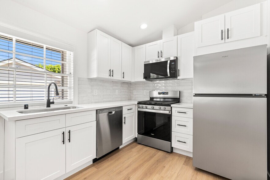 Kitchen - 5227 Beckford Ave