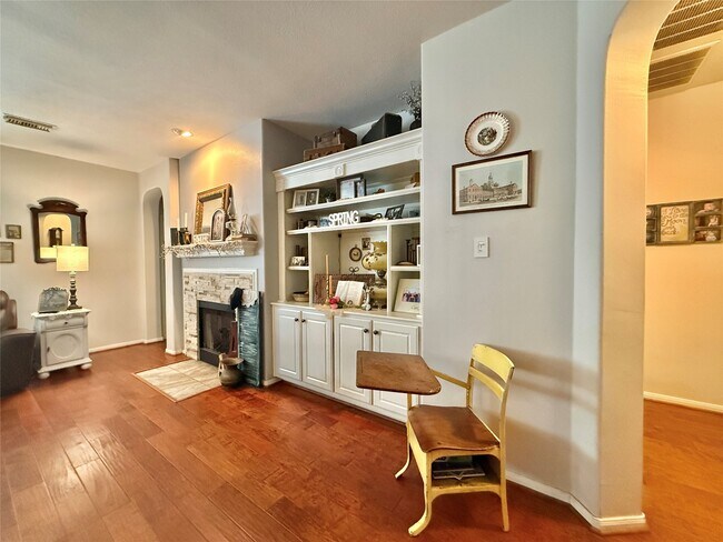 Building Photo - 176 S Holly Laurel Cir