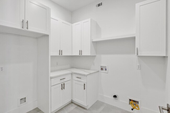 Building Photo - 114 Bentwood Dr