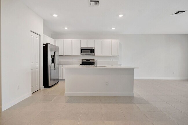 Building Photo - Modern Townhome @ Veranda Landing