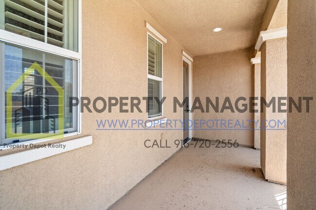Building Photo - Stunning Custom 5-Bedroom, 3-Bath Home in ...