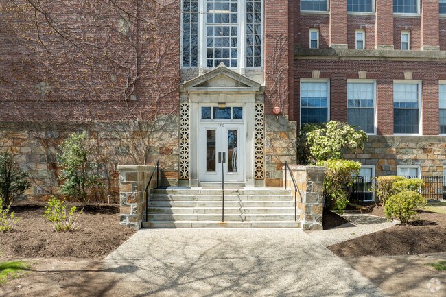 Entrance - School House At Quincy Condominiums