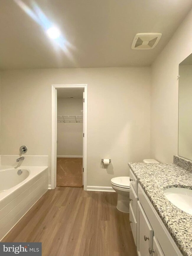 Building Photo - 94 Paddington St