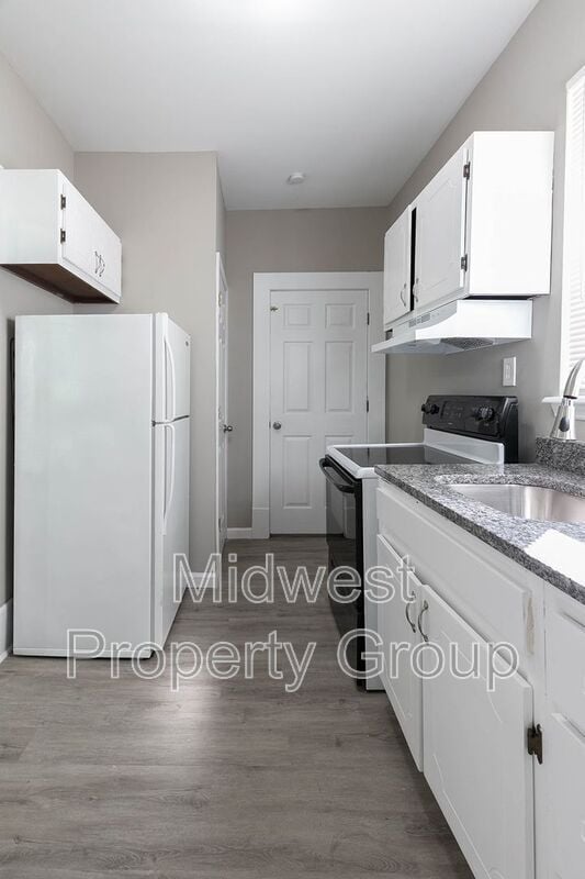Building Photo - 510 W Cherry St