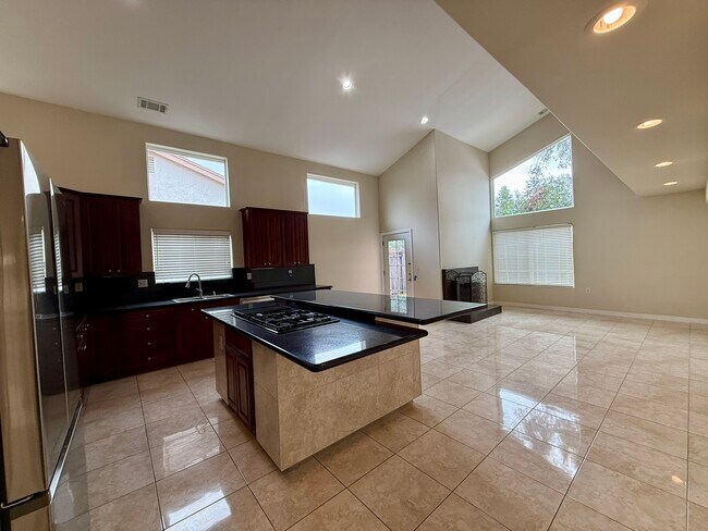 Building Photo - 12665 Sundance Ave