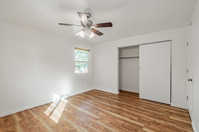 Building Photo - Affordable 4BD, 2BA East Denver Home